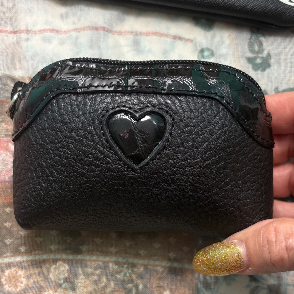 Brighton 2 for 1 Bag set! Holiday Clutch & pebbled/ patent leather coin purse 😁 - Picture 8 of 15